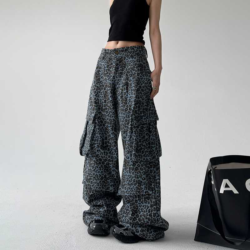 スタイルアップにぴったり!ヒョウ柄カーゴパンツ5選