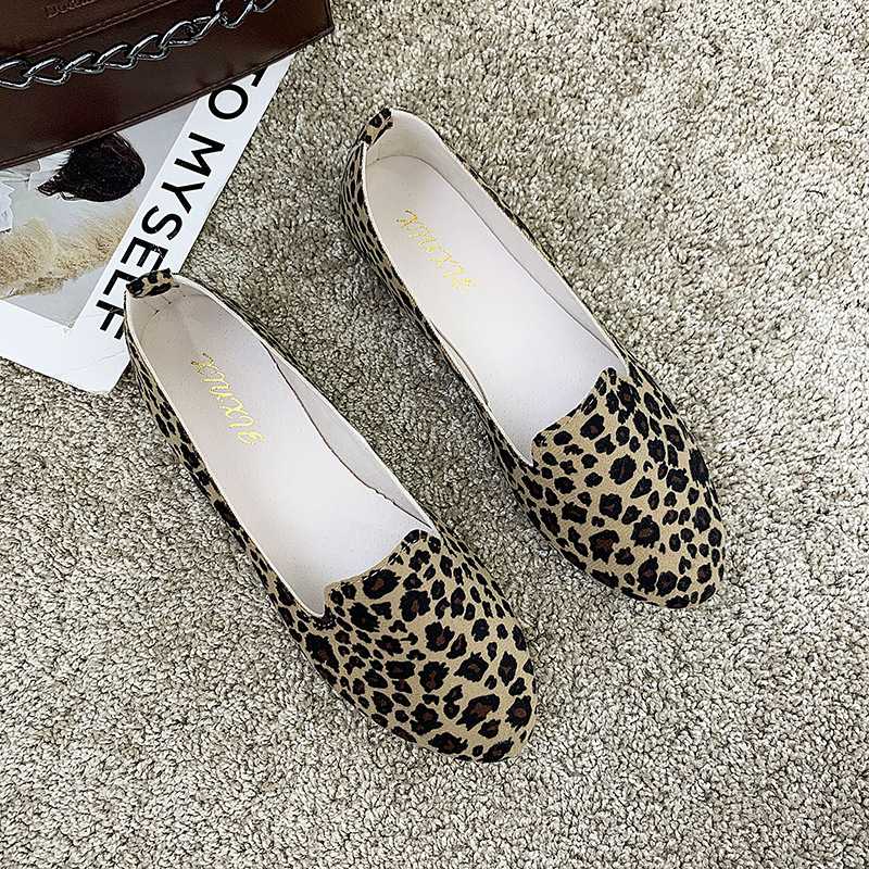 足元から魅力が輝く！ヒョウ柄シューズで叶えるワンランク上のスタイル5選