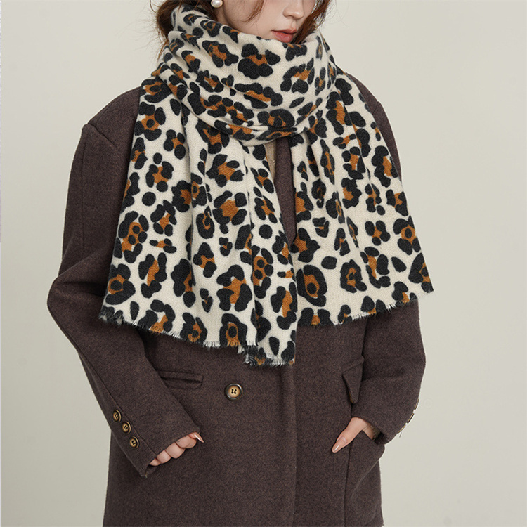 ヒョウ柄マフラー 厚手カシミヤタッチ 防寒ストール