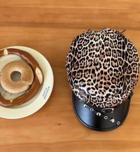 ヒョウ柄キャップ 小顔効果 紫外線カット 帽子 画家風ベレー