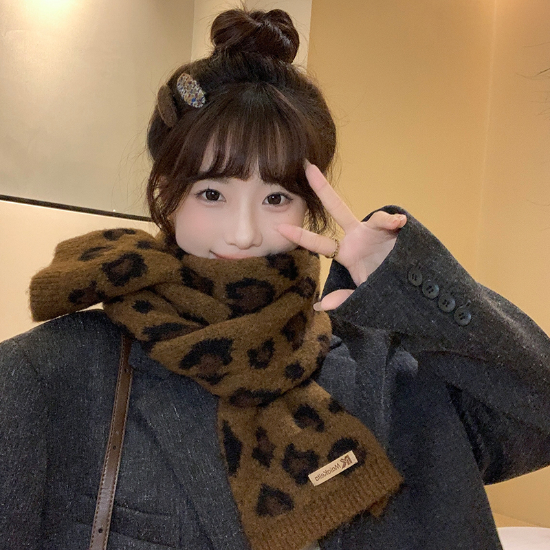 あったかヒョウ柄マフラー