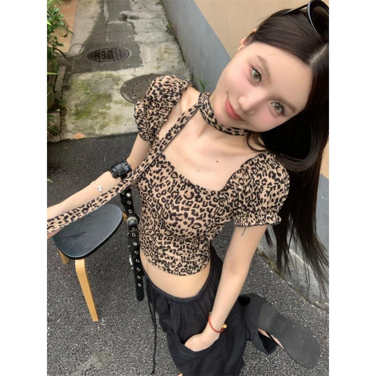 ヒョウ柄 スカーフ付きトップス