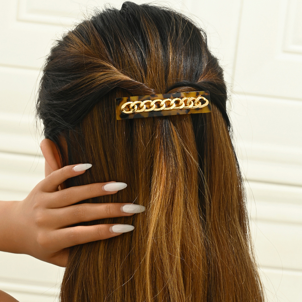 ヒョウ柄チェーンモチーフヘアクリップ