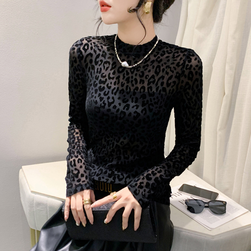 ヒョウ柄シアーベロアトップス