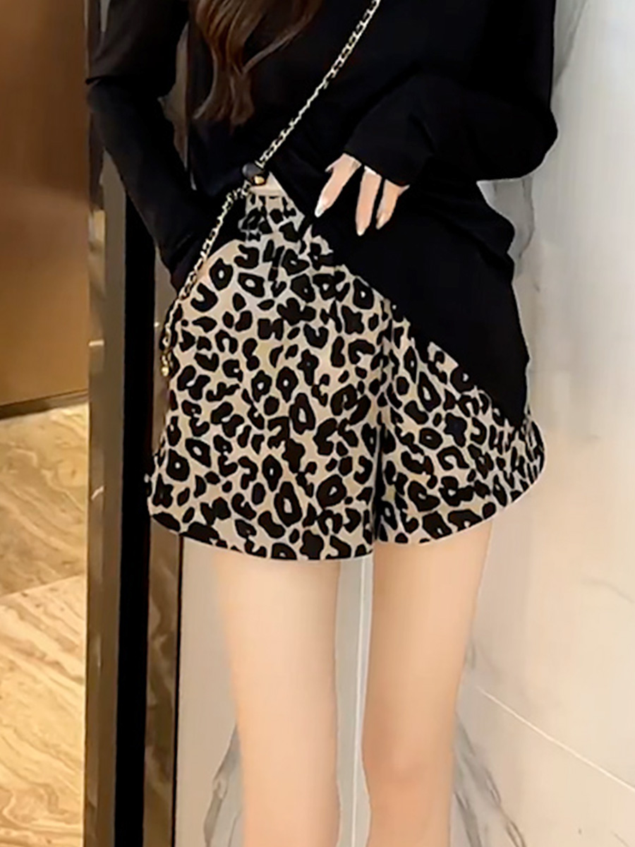 ヒョウ柄 鮮やかヒョウ柄ショートパンツ