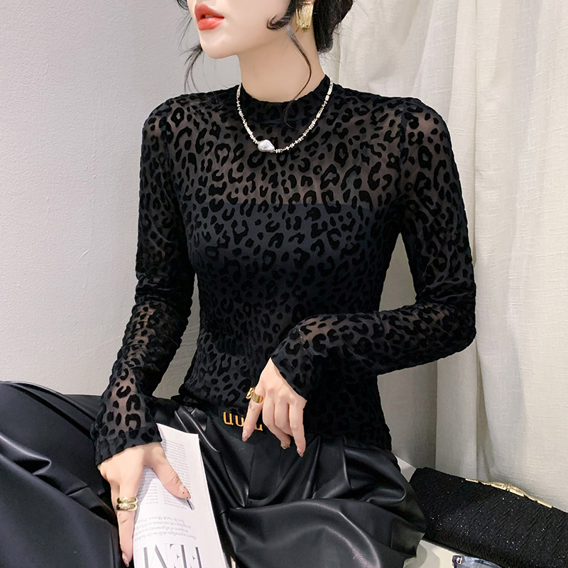 ヒョウ柄シアーベロアトップス
