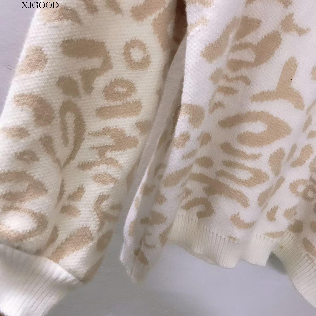 ふんわりヒョウ柄ニットトップス