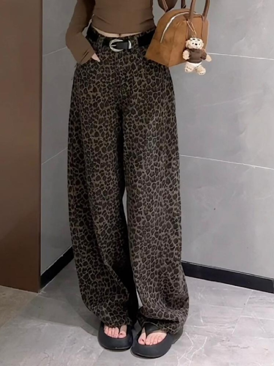 ヒョウ柄 野性的なワイドシルエットパンツ