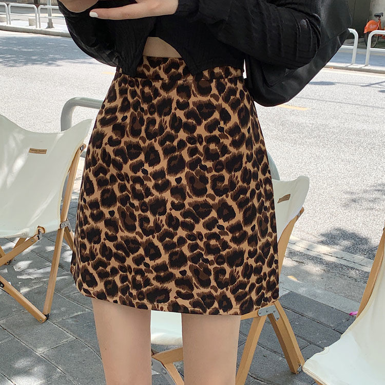ヒョウ柄 野性美あふれるヒョウ柄ミニスカート