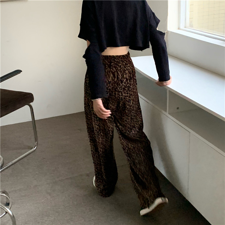 ヒョウ柄ワイドパンツ 伸縮性抜群 おしゃれカジュアル