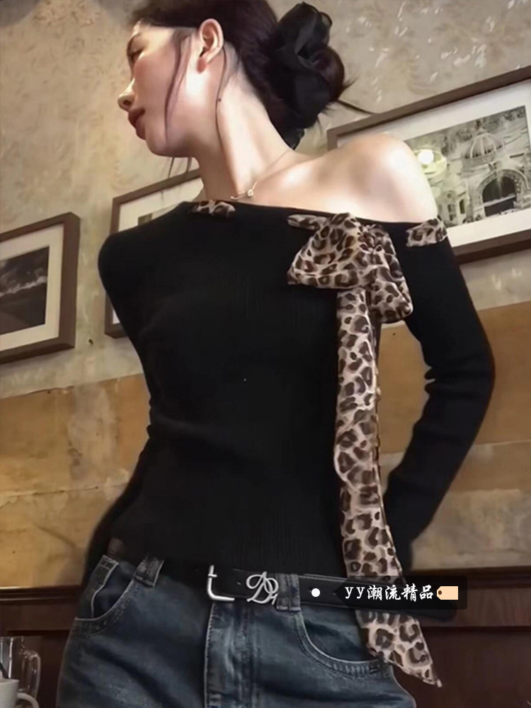ヒョウ柄リボン付き肩開きニット