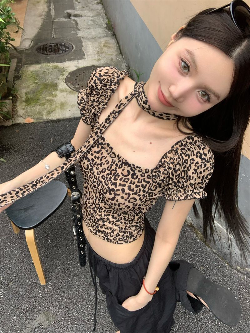 ヒョウ柄 スカーフ付きトップス