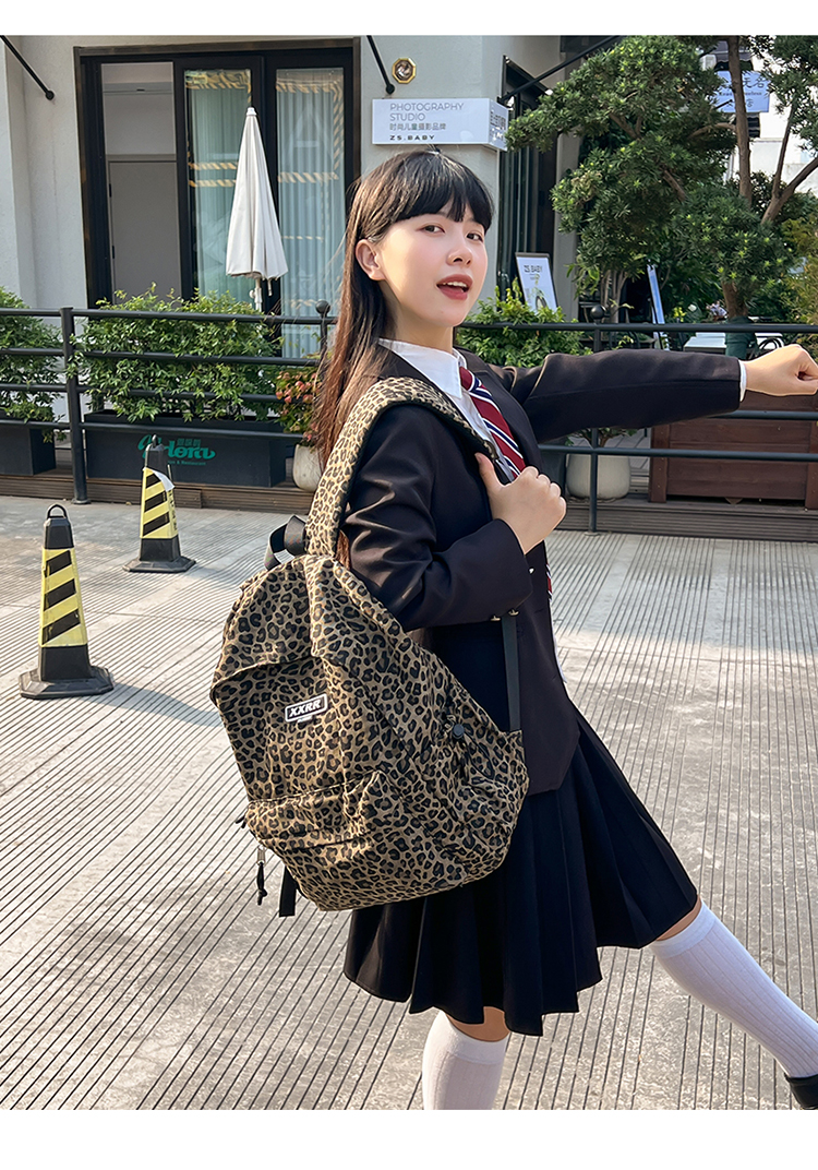 野性派ヒョウ柄リュック