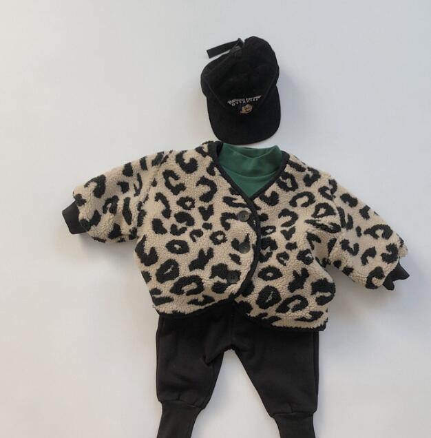 新品キッズトップス ヒョウ柄ボア中綿ジャケット