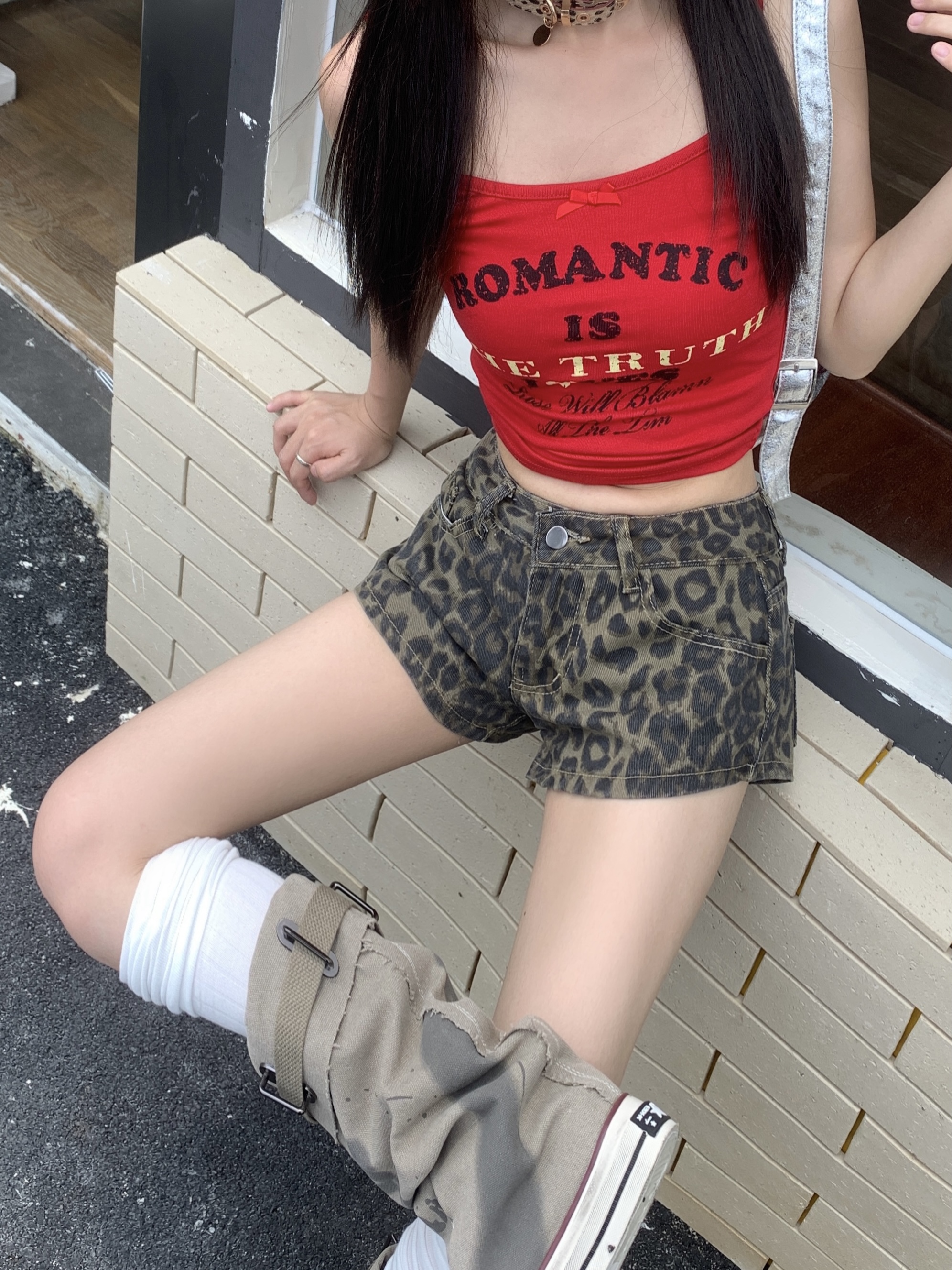 ヒョウ柄 野性的な魅力ヒョウ柄ショートパンツ