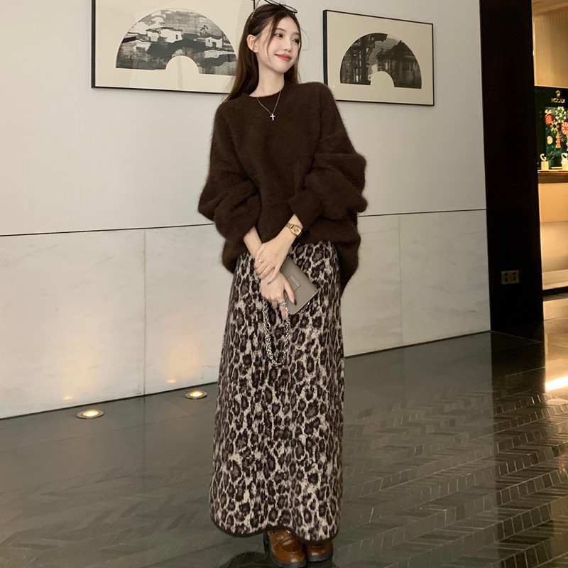ヒョウ柄ニットロングスカート