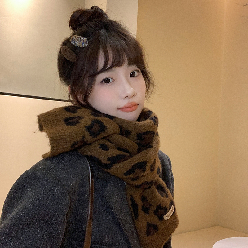あったかヒョウ柄マフラー