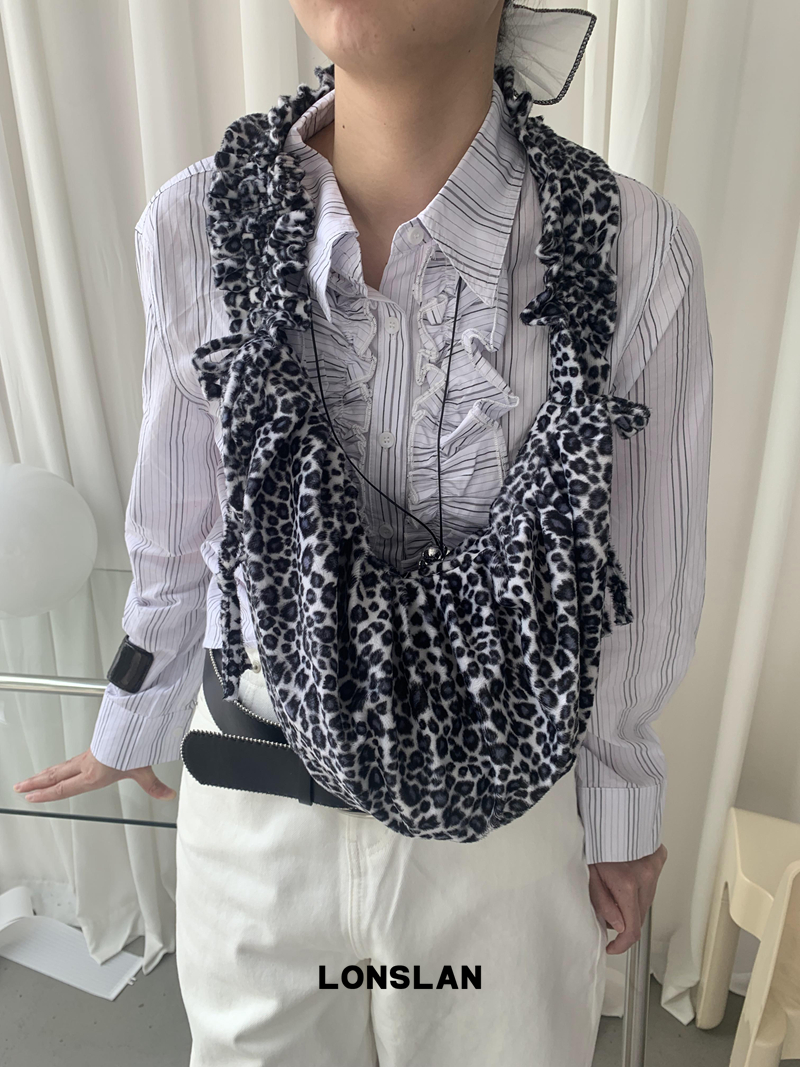 ふんわりヒョウ柄ショルダーバッグ