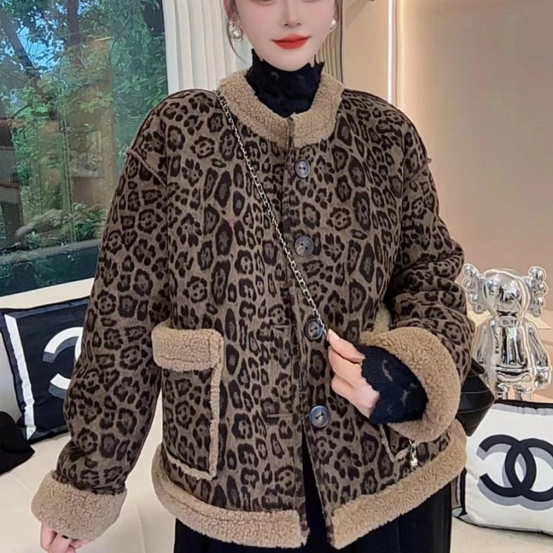 もこもこヒョウ柄シャープジャケット