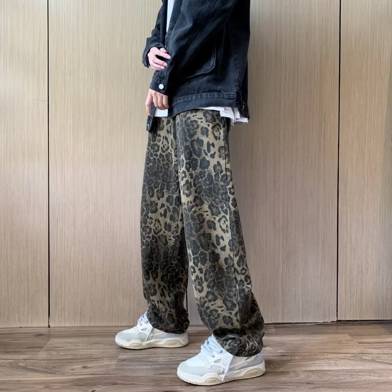 ゆったりヒョウ柄ワイドパンツ