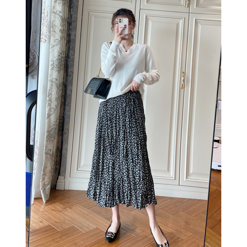 細やかな柄のヒョウ柄プリーツロングスカート