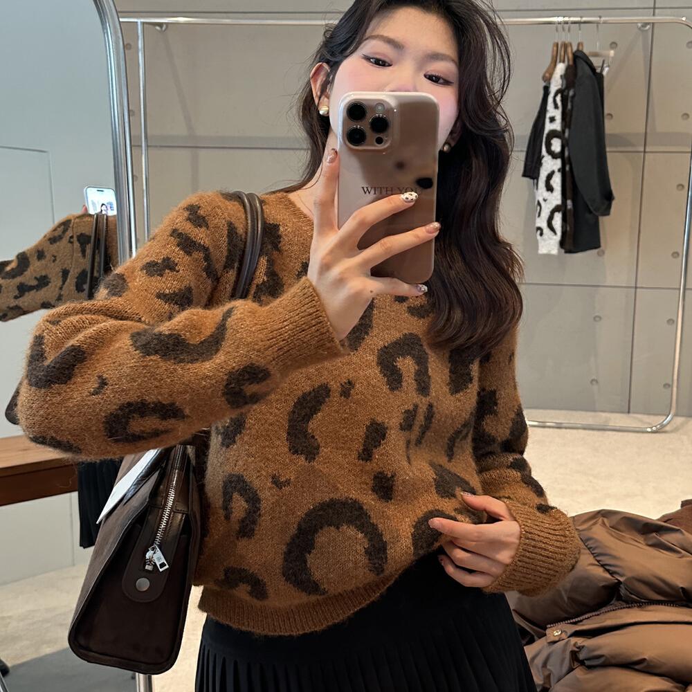 ふんわりヒョウ柄ニットプルオーバー