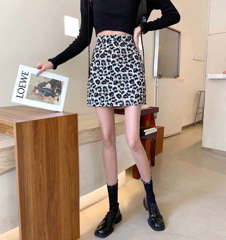 ヒョウ柄 野性美あふれるヒョウ柄ミニスカート