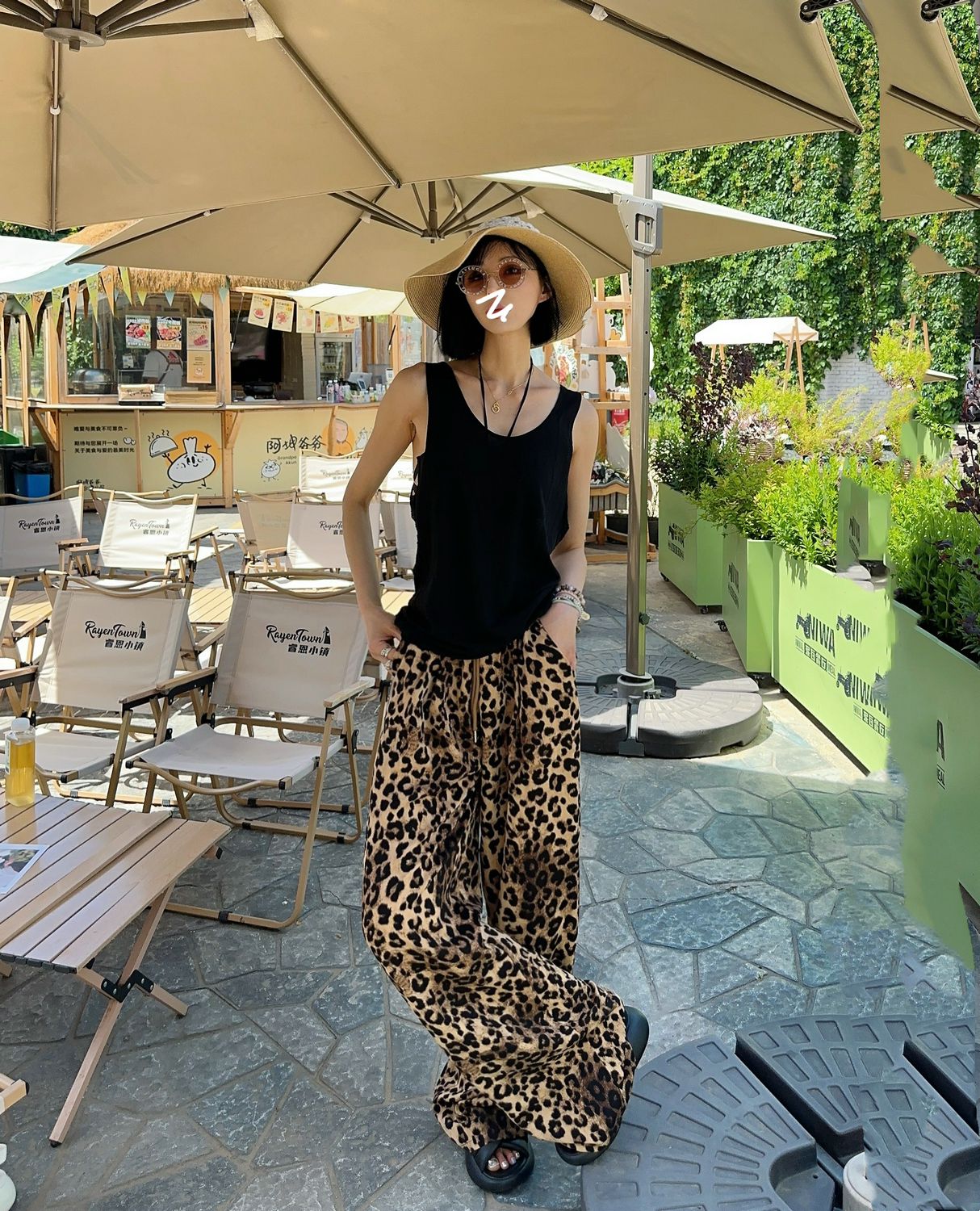大人カジュアル ゆったりヒョウ柄ワイドパンツ