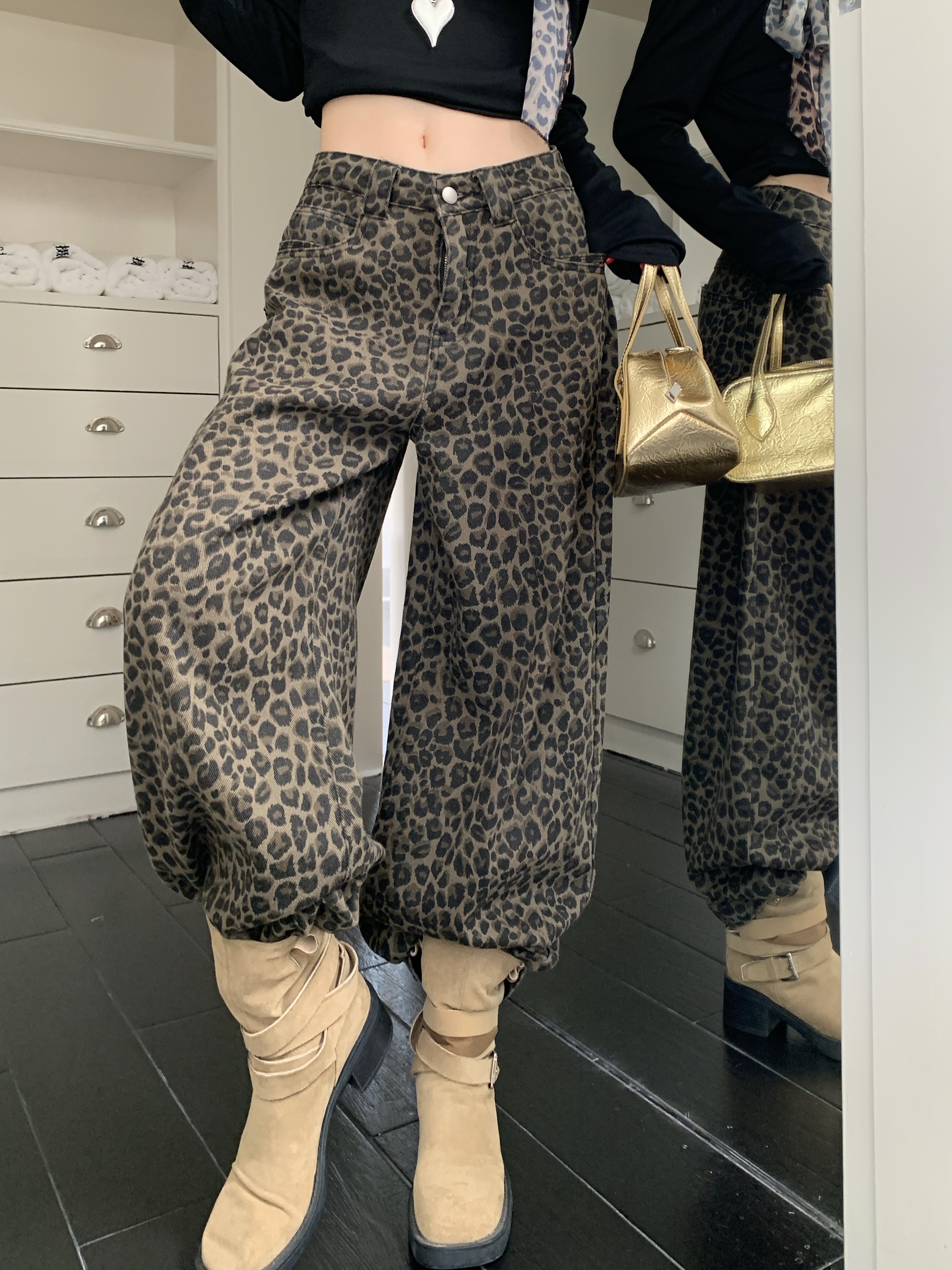 ヒョウ柄 ゆったりヒョウ柄ワイドデニムパンツ