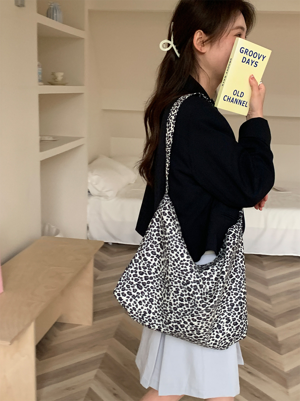 しなやかヒョウ柄ショルダーバッグ