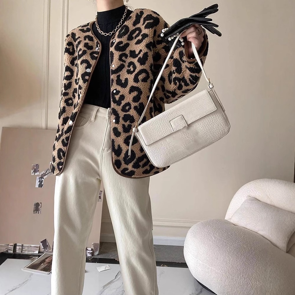 https://fulmo-img-server.com/leopal/c7b6d600-ea18-4566-9144-39e7dd05e68a.jpg