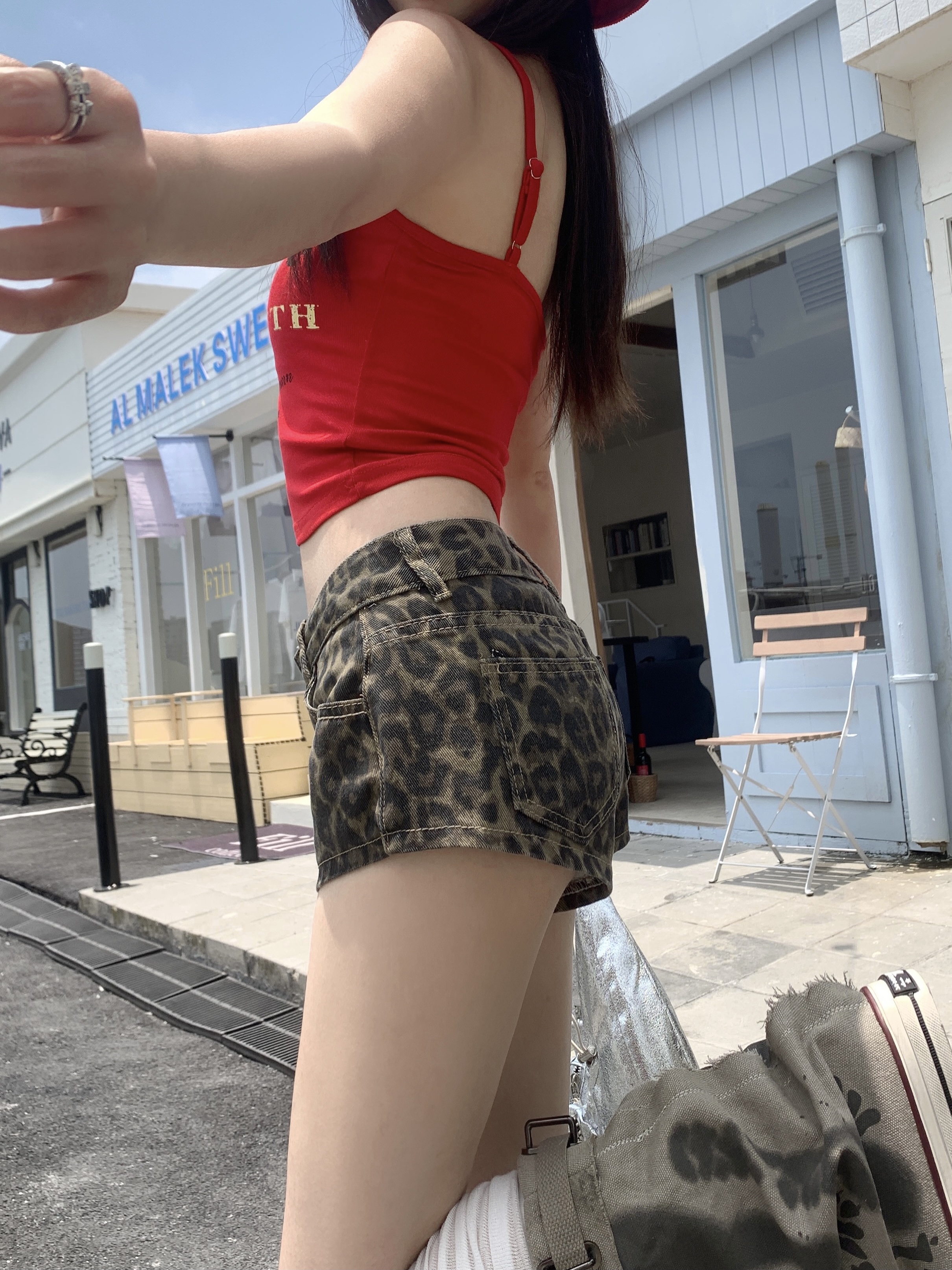 ヒョウ柄 野性的な魅力ヒョウ柄ショートパンツ