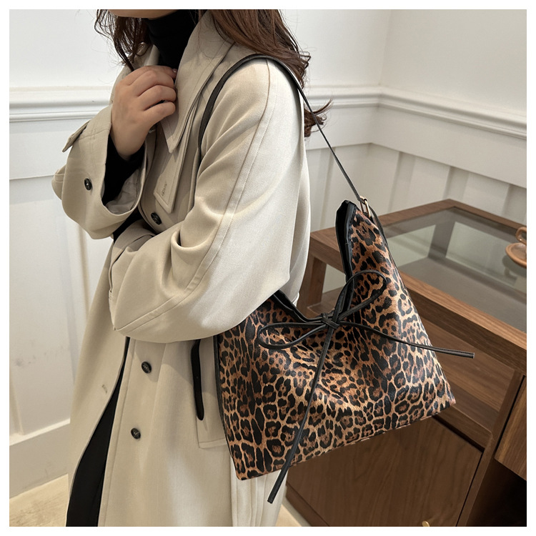 ワイルドヒョウ柄ショルダー