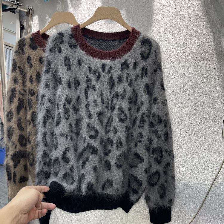 ふんわりヒョウ柄ニットアウター