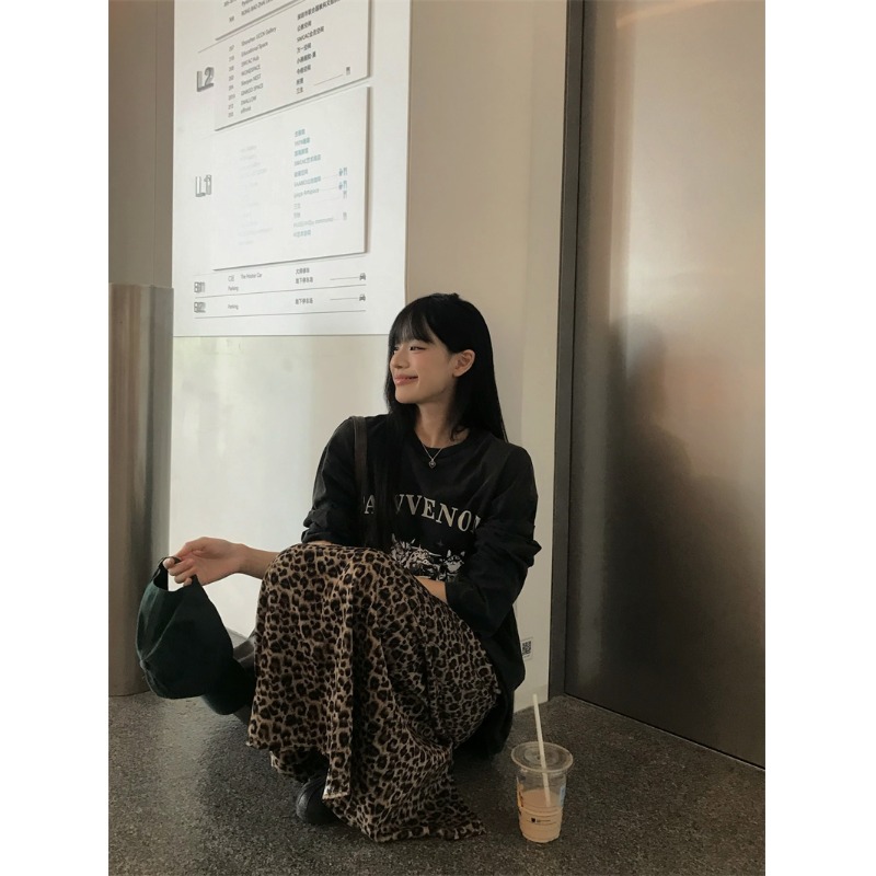 ゆるふわヒョウ柄プリーツスカート