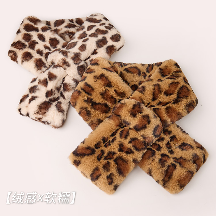 ふんわりあったかヒョウ柄マフラー