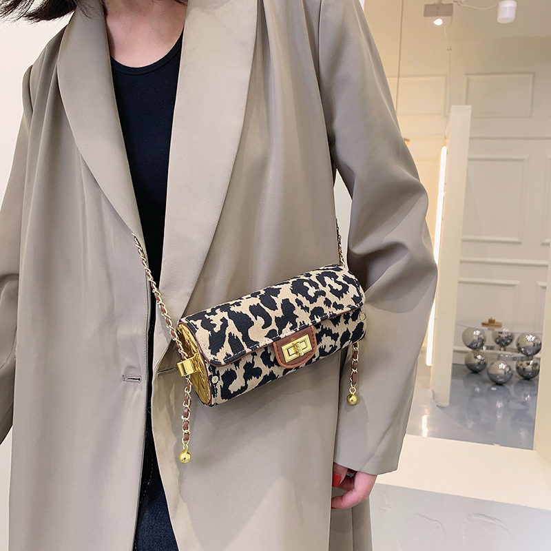 シックな円筒形ヒョウ柄ショルダーバッグ