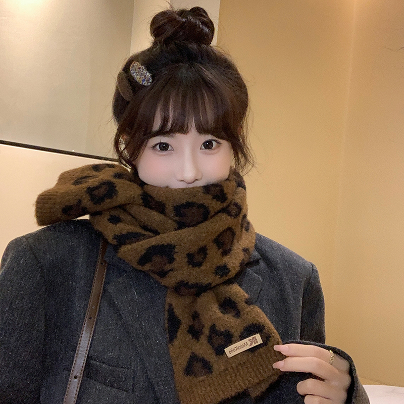 あったかヒョウ柄マフラー