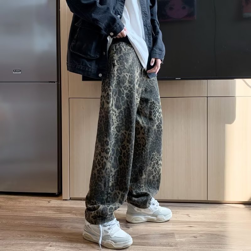 ゆったりヒョウ柄ワイドパンツ