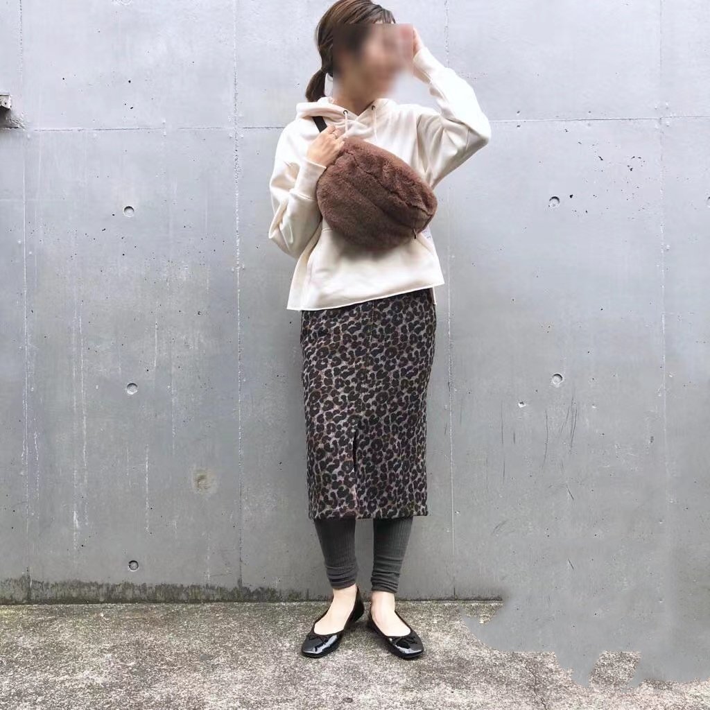 ふんわりヒョウ柄タイトスカート