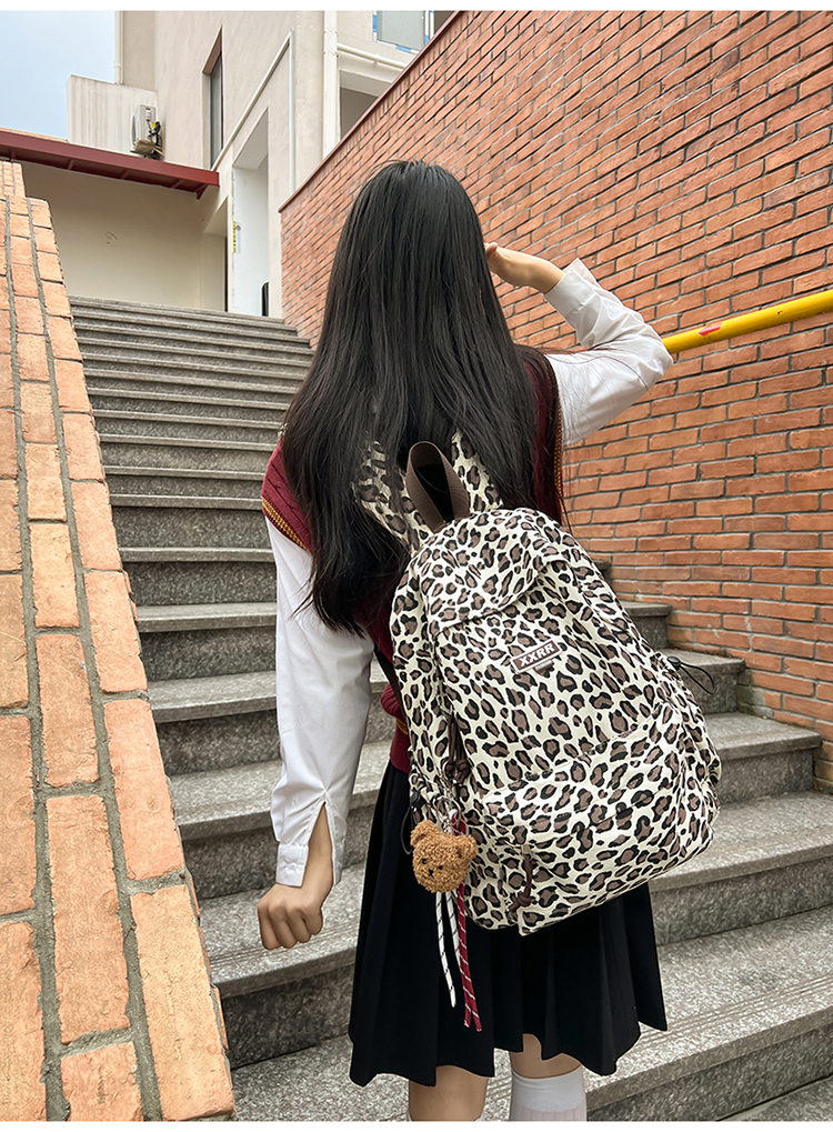 野性派ヒョウ柄リュック