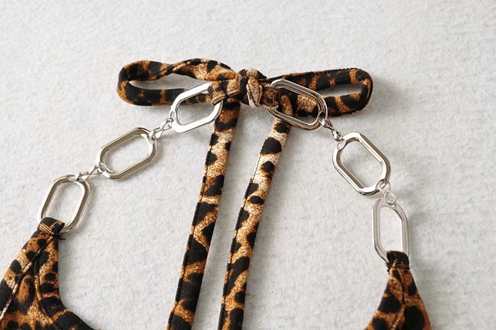 ヒョウ柄 ホルターネック紐結びヒョウ柄トップス