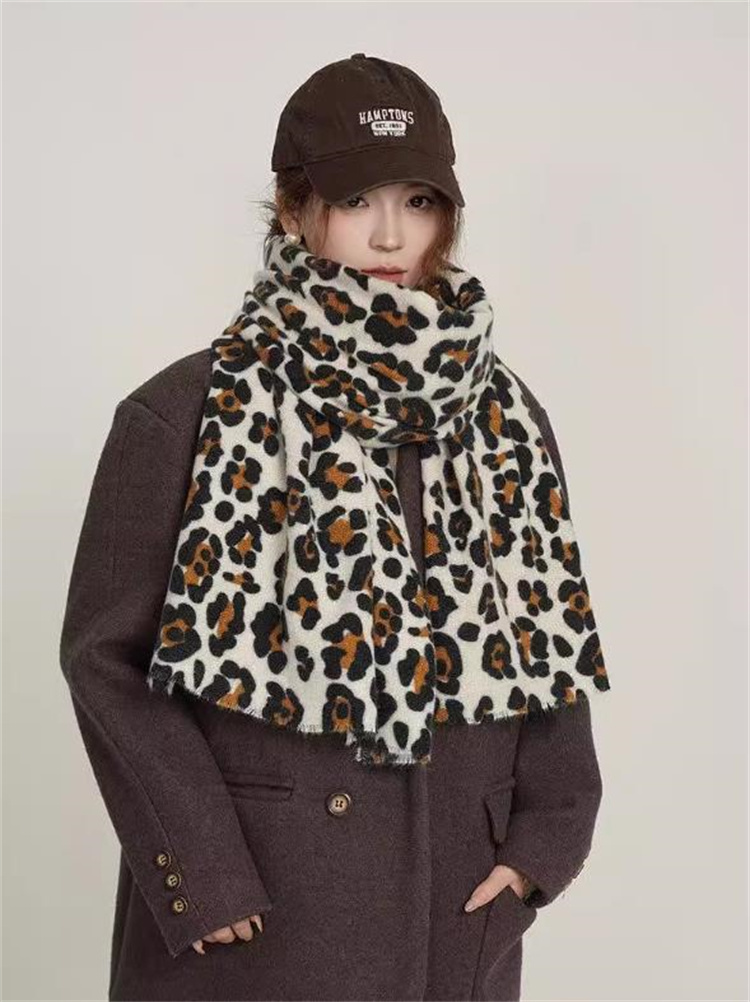 ヒョウ柄マフラー 厚手カシミヤタッチ 防寒ストール