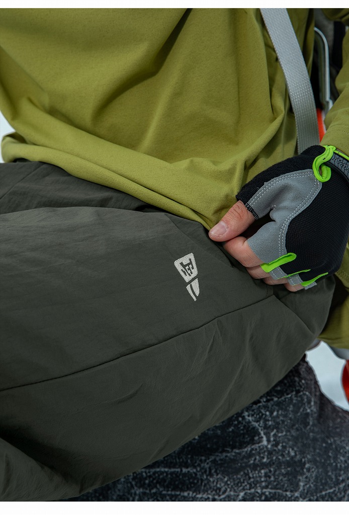 ナイロンメンズジャージ メンズ 秋冬 機能性 撥水 立体カット パンツ 全4色