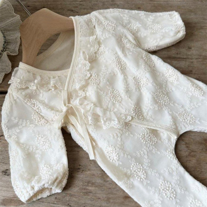 ベビー服 春の新作刺繍レース長袖ロンパース女の子用