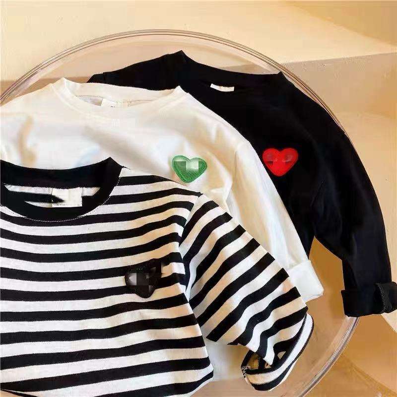 ベビー服  ハートワッペン付きベビー長袖シャツ