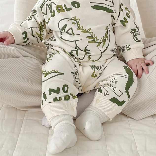 ベビー服 恐竜プリント長袖上下セット