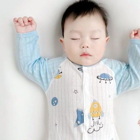 ベビー服 宇宙柄網眼通気長袖睡眠袋二枚組