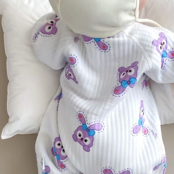 ベビー服 うさぎ柄の可愛い長袖ロンパース