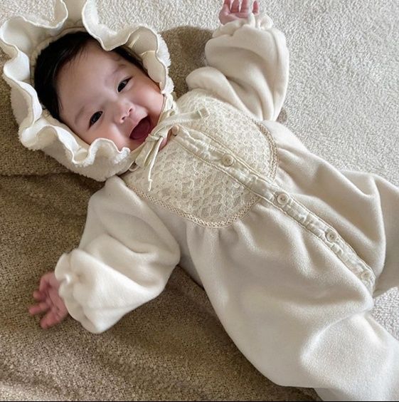 ベビー服新生児 フリル襟付き花びらフード長袖カバーオール